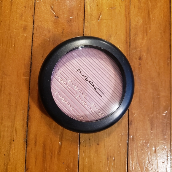 Mac cosmetics extra dimension skinfinish in "beaming blush" - Picture 2 of 3